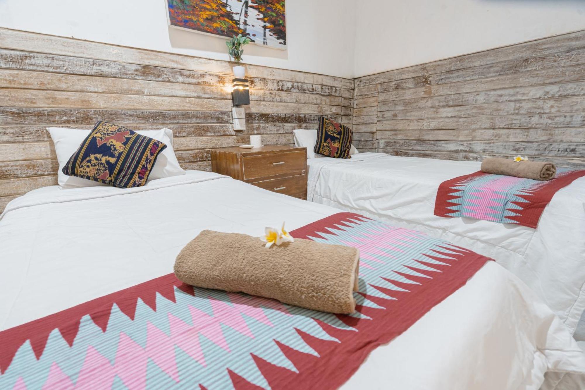 The Mel Homestay Batununggul Экстерьер фото